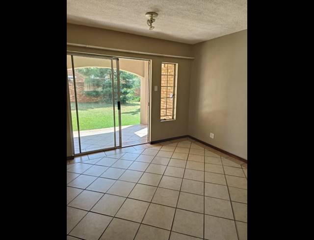 2 BEDROOM APARTMENT FOR SALE IN MOOIKLOOF RIDGE ESTATE